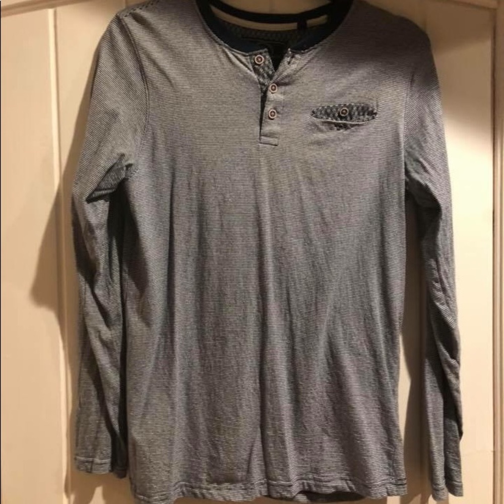 Men’s long sleeve shirt